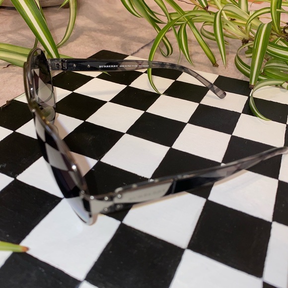 deep blue polarized lens burberry aviators with flannel arms!! - Picture 5 of 9